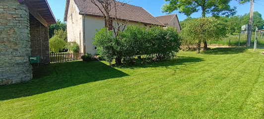 Services Maison Et Jardin Jardinier au Louverot