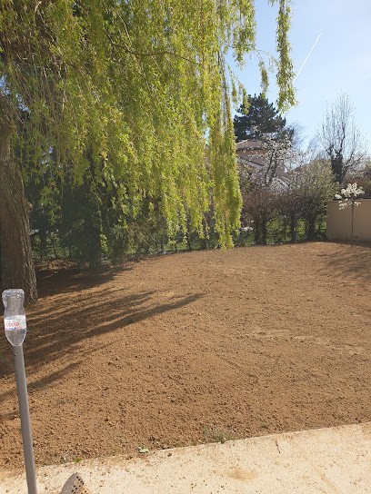 A.multiservices, Jardinier à Serpaize