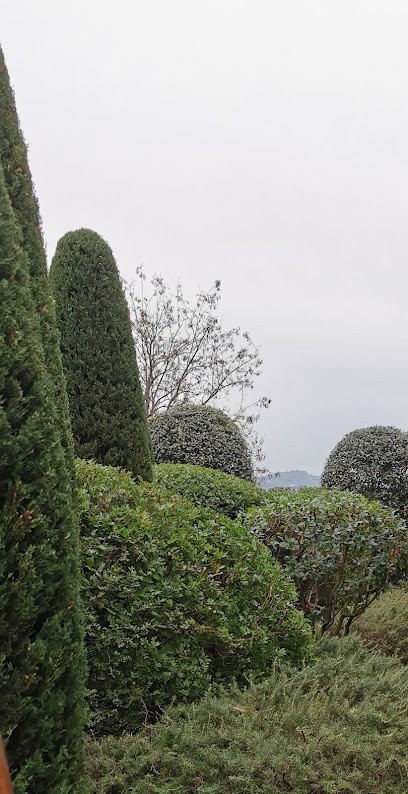 Jardin De Ile Verte, Jardinier à Valbonne