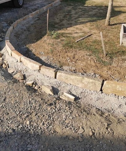 PIERRE FEUILLE TERREAU, Jardinier à Vert