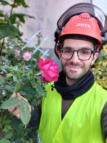Kechochana Comme Une Rose, Jardinier à Villemomble